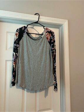 Acting Pro Grey Raglan Top with Black Floral Sleeves
